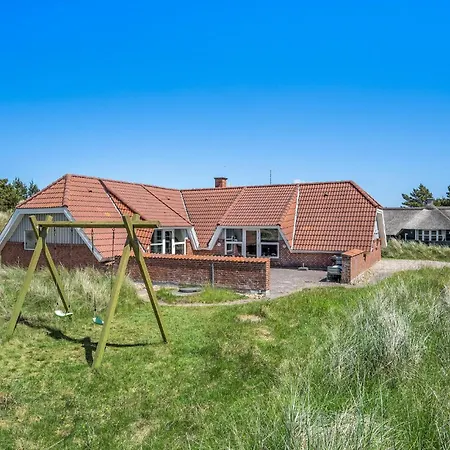 Cozy Home In Blavand With Sauna Nyaraló